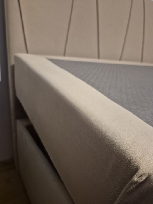 Łóżko sypialniane