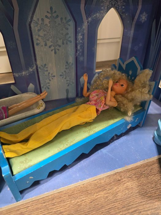 Olbrzymi domek Elza domek dla Barbi mikolajki gwiazdka