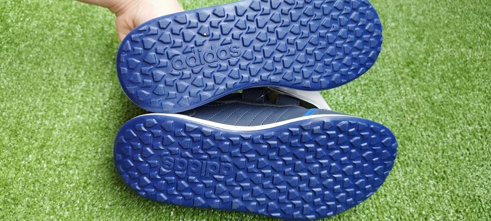 NOWE Buty dziecięce Adidas Switch FW3983 r.32 granat