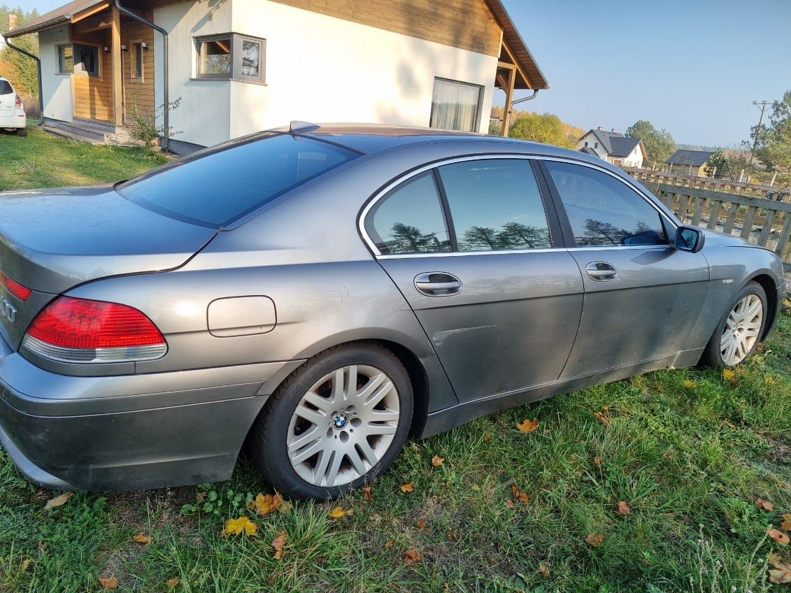 Samochód BMW 740d 2002 r