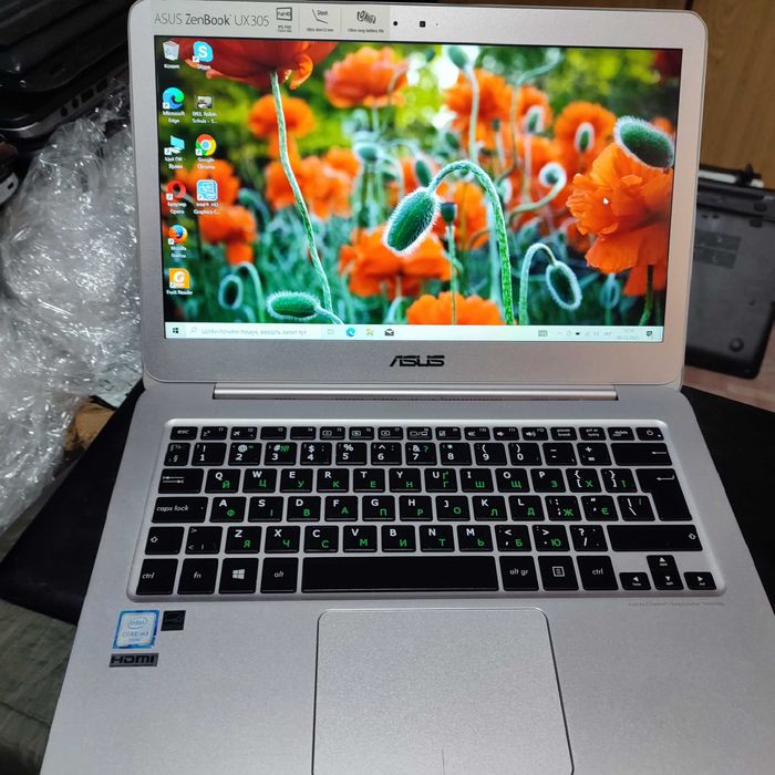 Asus ZenBook UX305C