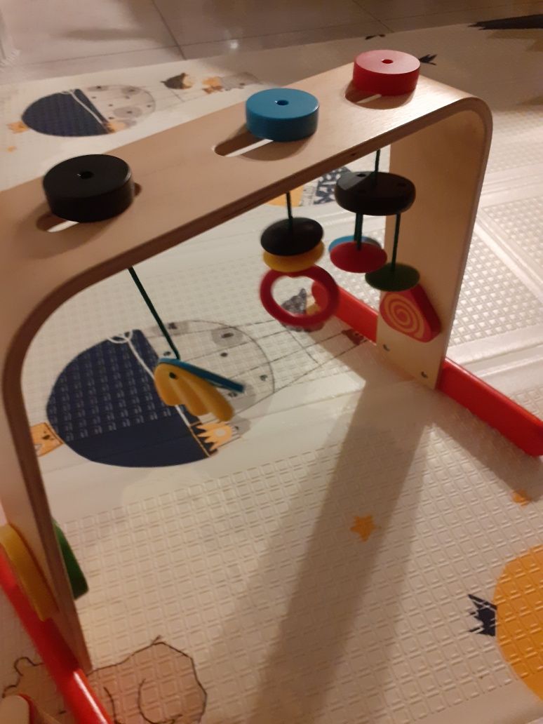 Stojak ikea z zabawkami baby gym