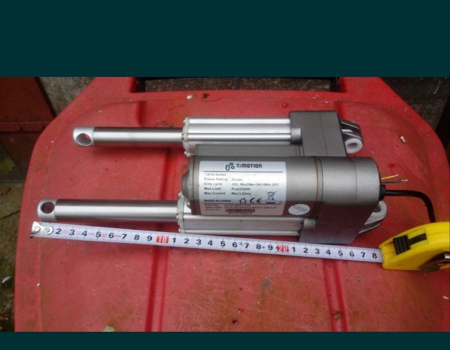 Metalowe micro siłownik elektryczny skok 6 cm