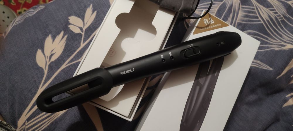 Выпрямитель для волос Xiaomi YueLi HS-523 BK. Беспроводной