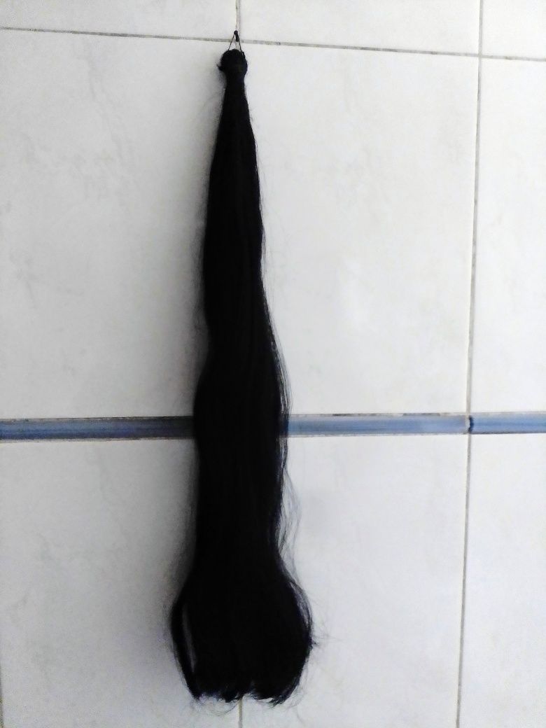 Cabelo sintético rabos de cavalo 1 branco e 1 preto 55/65cm .