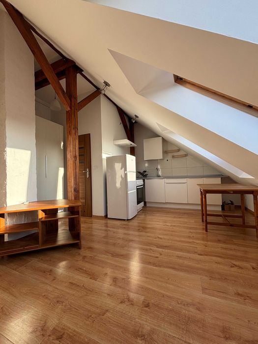 Kawalerka z antresolą, Galla Anonima 9, Jeżyce