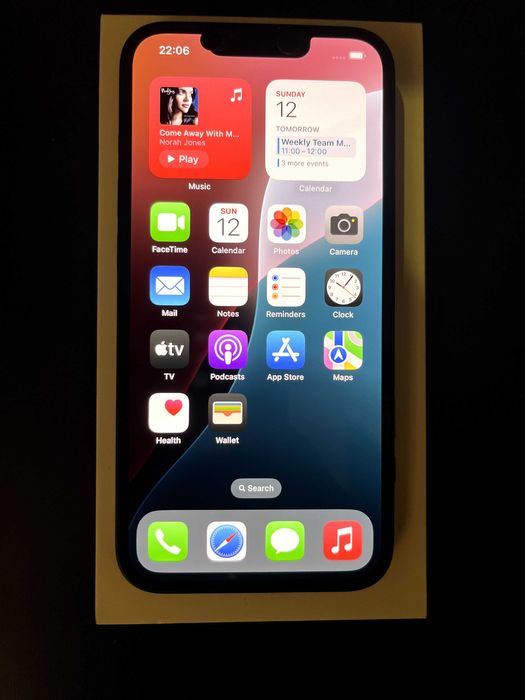 Telefon iPhone 16E 128 GB – Black, stan idealny, gwarancja