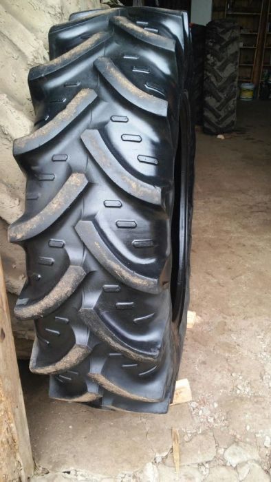 Opony 18.4R38 16.9R28 16.9R38 18.4R34 16.9R34 14.9R28 12.4R28 11.2R24
