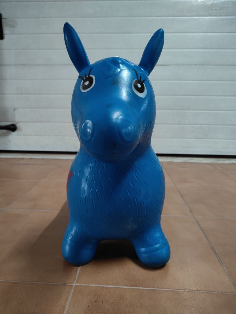 Brinquedo Saltitão  Cavalo Azul
4.0
Avaliação 4.0 de 5. 3 opin