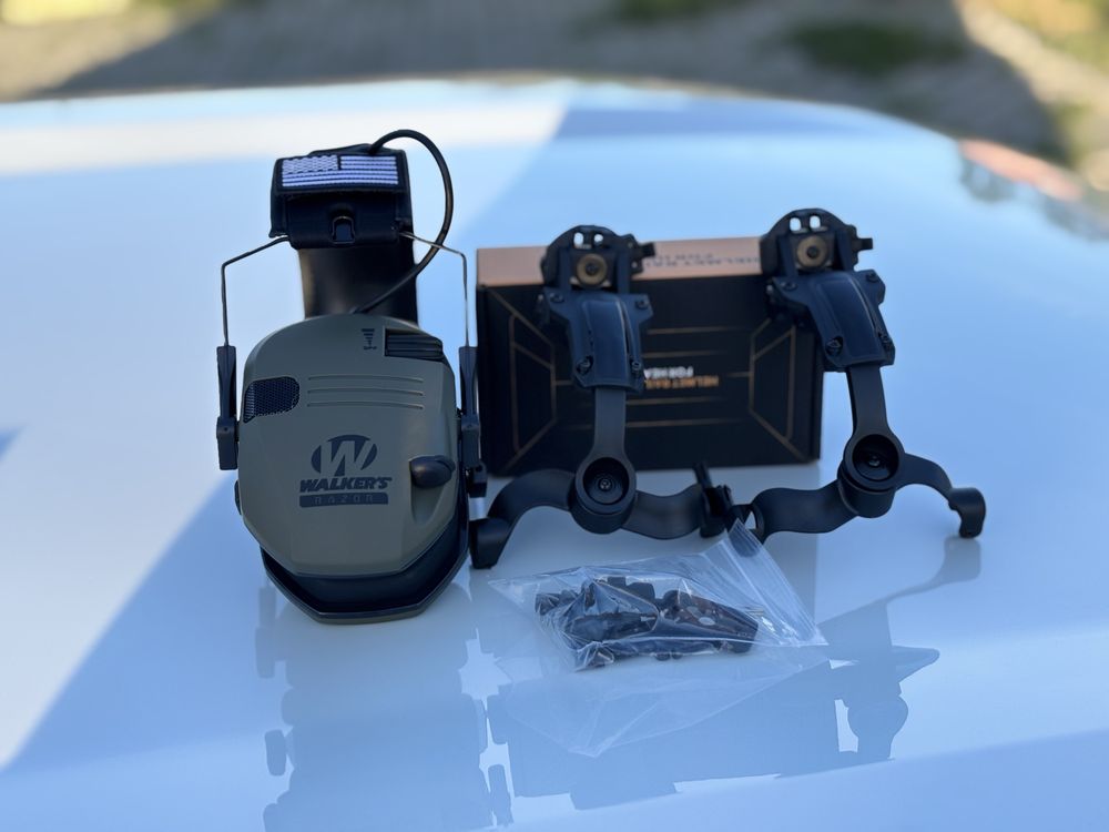 Комплект тактичних навушників Walker’s Razor з кріпленнями для шолома