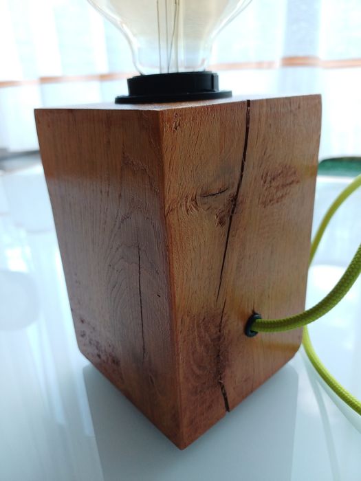 Lampka drewniana handmade w stylu loft z litego drewna dębowego