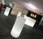 Mesa com iluminação sem cabos