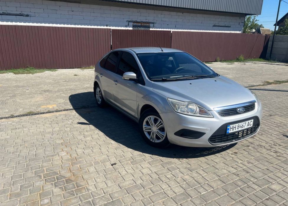 Продам  машину FORD FOCUS