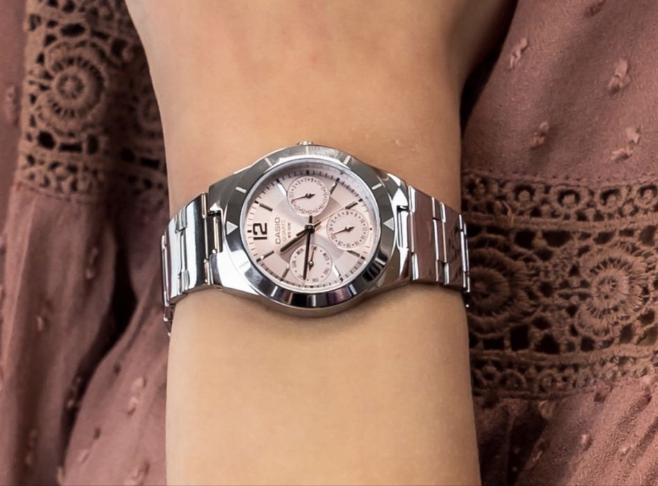 Zegarek damski Casio LTP-2069D-4AVEG nowy, stalowy, różowa tarcza