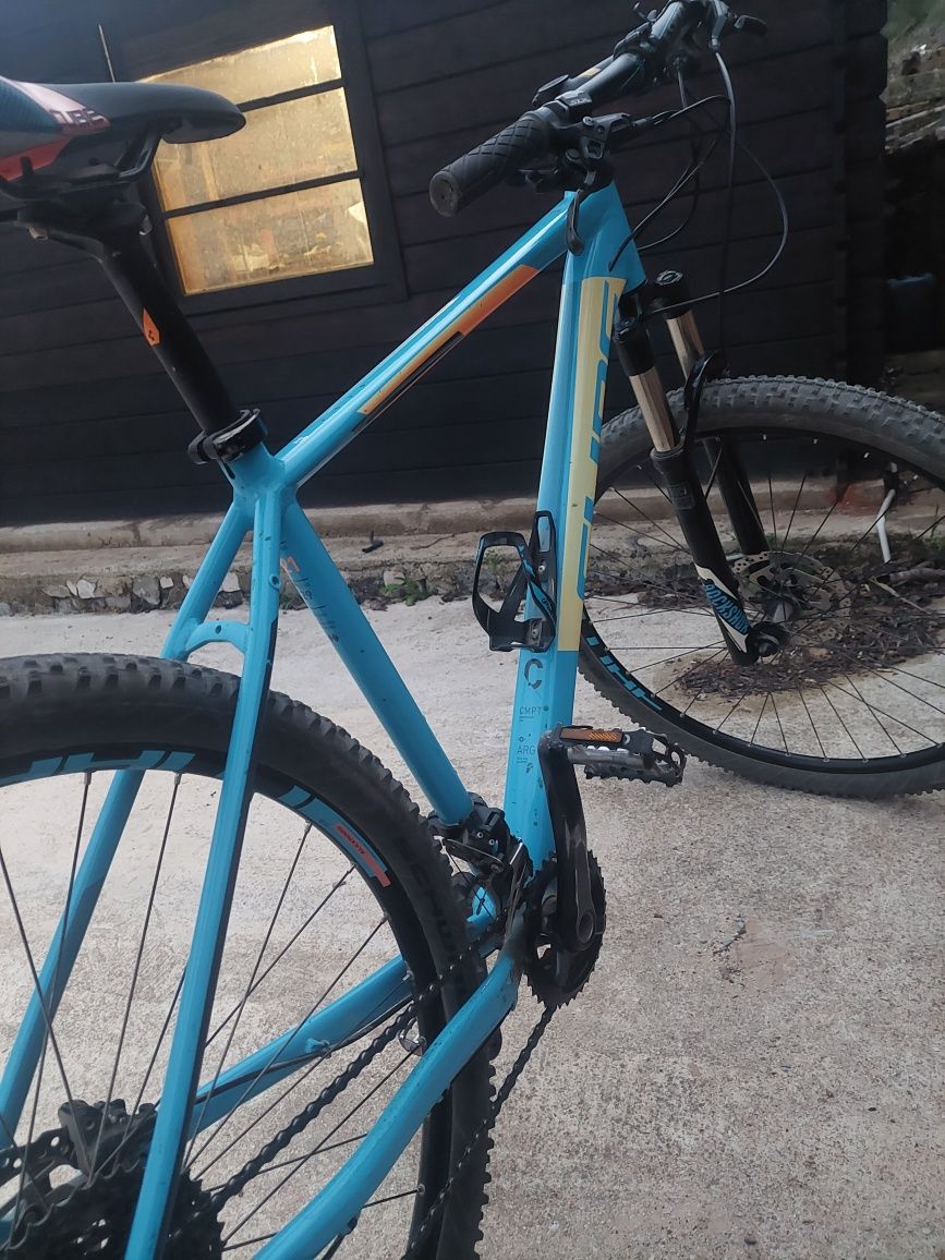 Bicicleta BTT Cube Acid 29'