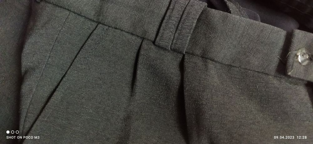 Костюм и брюки б/у.