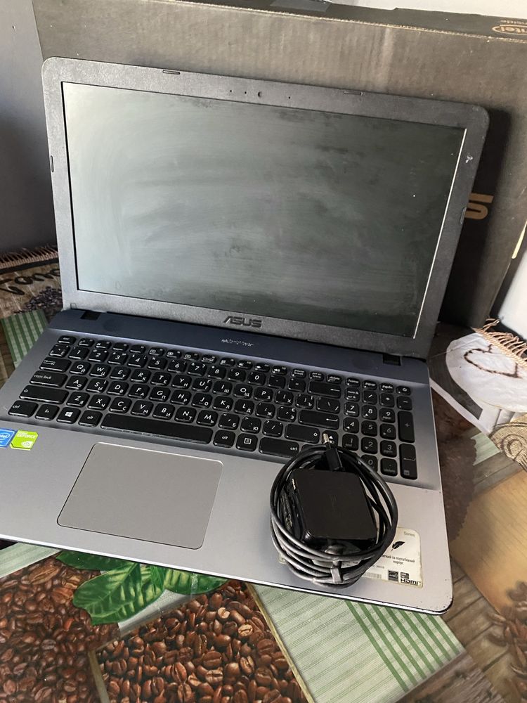 Запчастини до ноутбука Asus R541S+зарядне,під відновлення ноутбук