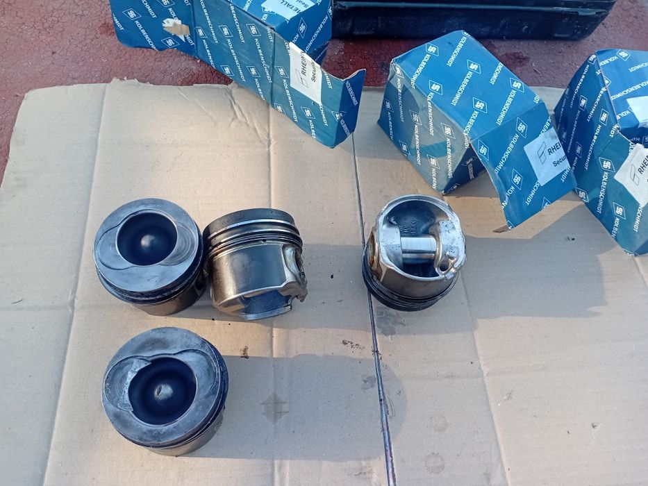 Поршня на крафтер 2,5