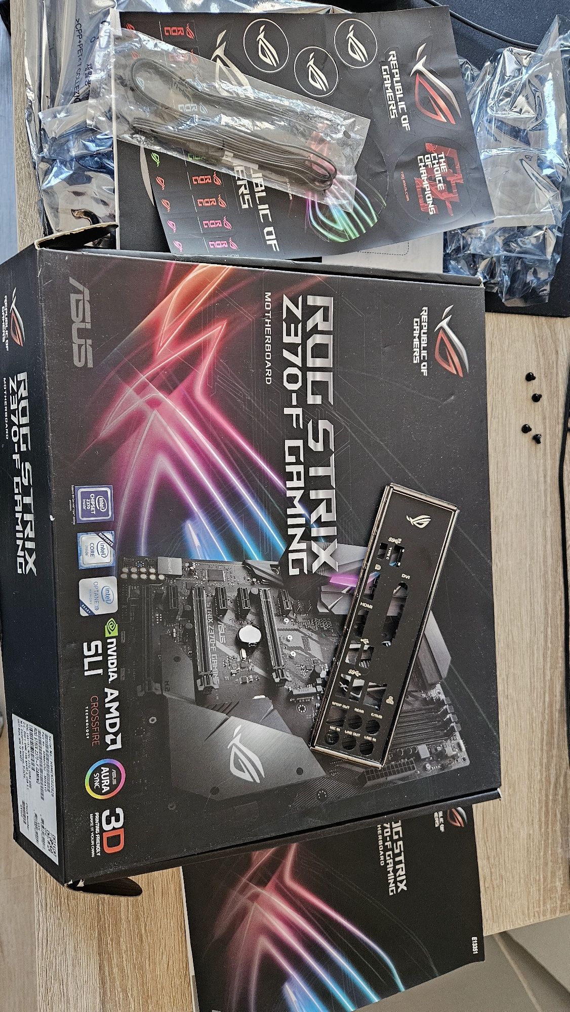 Asus Strix Z370-F + Intel i5-8600k + 16Gb DDR4  (2x8Gb)