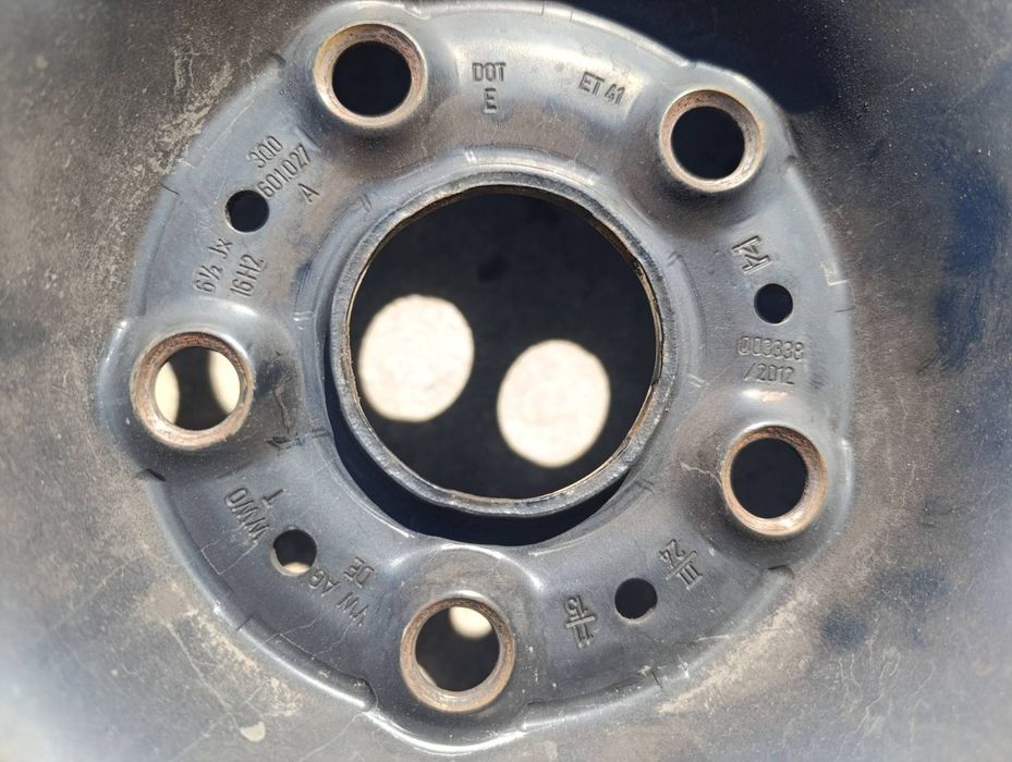 Металеві диски R15 4 шт Golf 5 розболтовка 5×112 , + ковпаки  оригінал