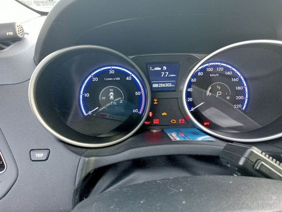 Sprzedam Hyundai ix35 rok 2012.  Samochód sprawny do poprawek lakierni