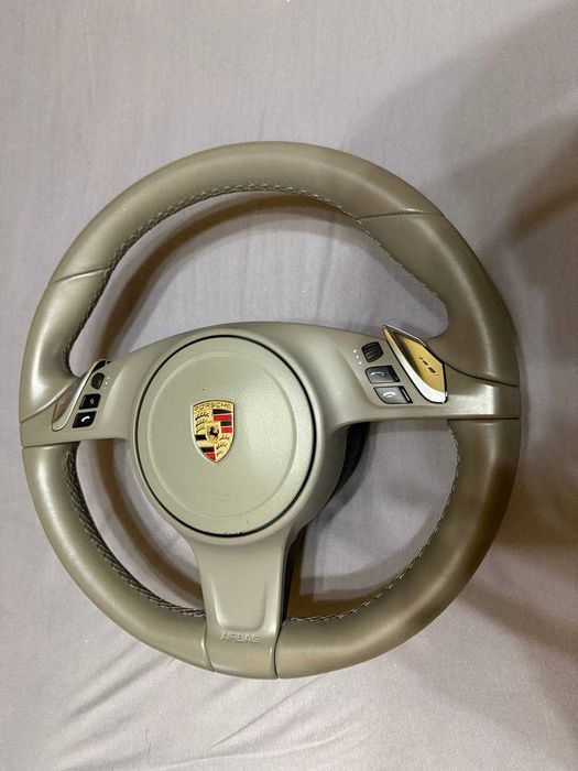 Кермо Porsche Cayman 981