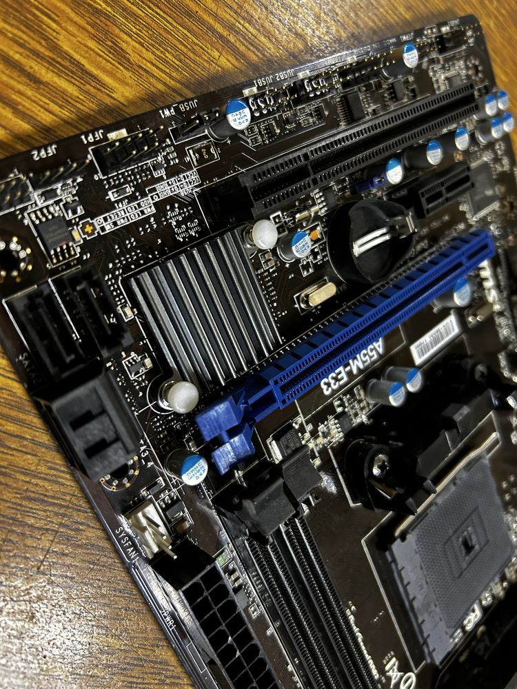 Материнська плата MSI A55-E33 б/в