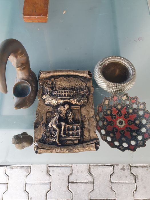 Antiguidades latão e bronze