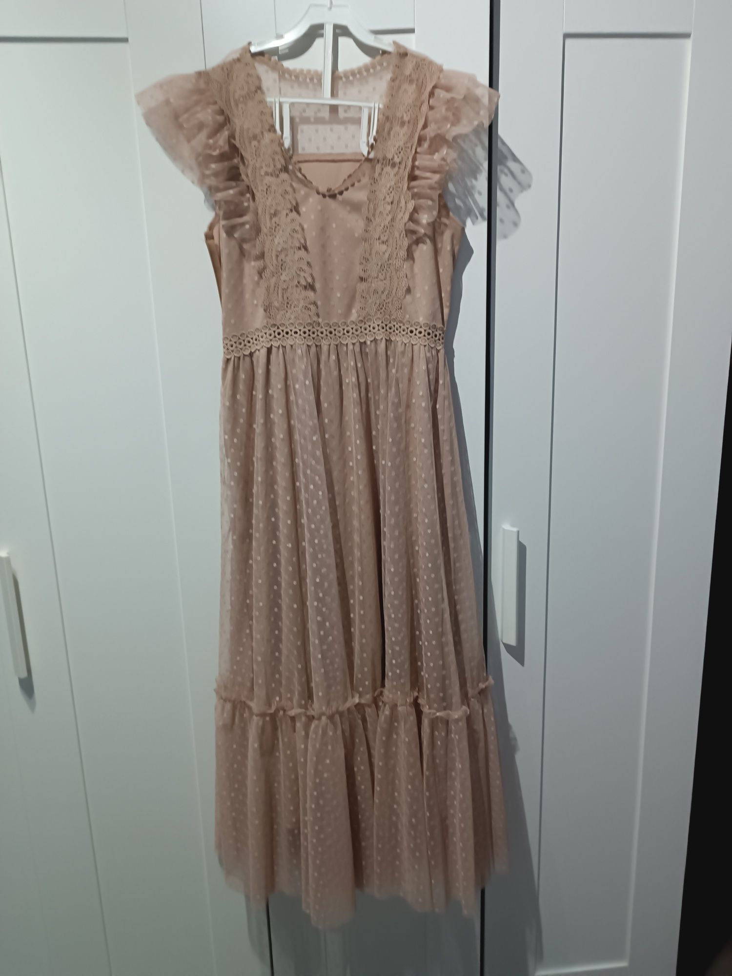 Sukienka elegancka tiulowa