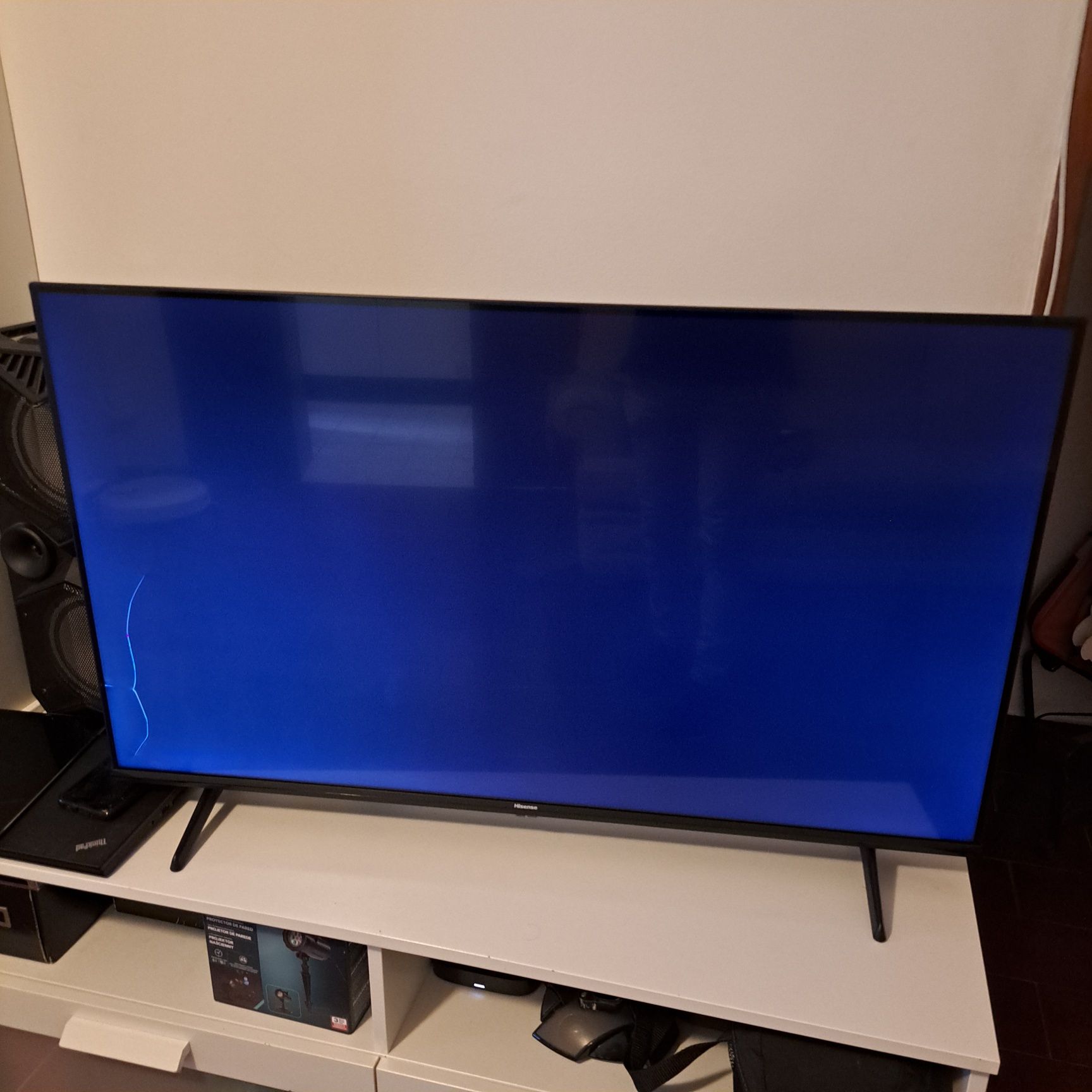 Tv Hisense 43 polegadas QLED 4K UHD com avaria