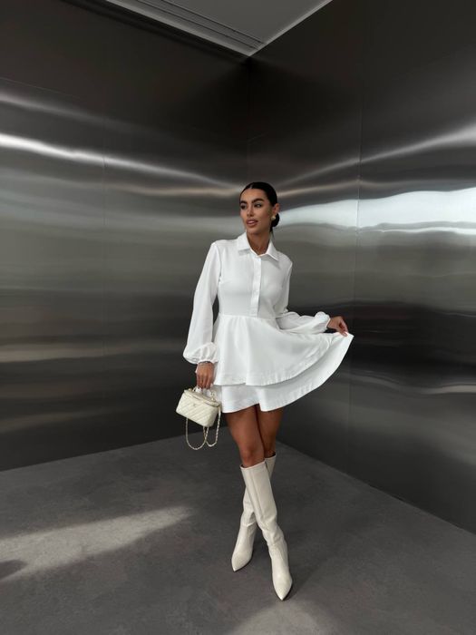 Жіноча сукня з воланами