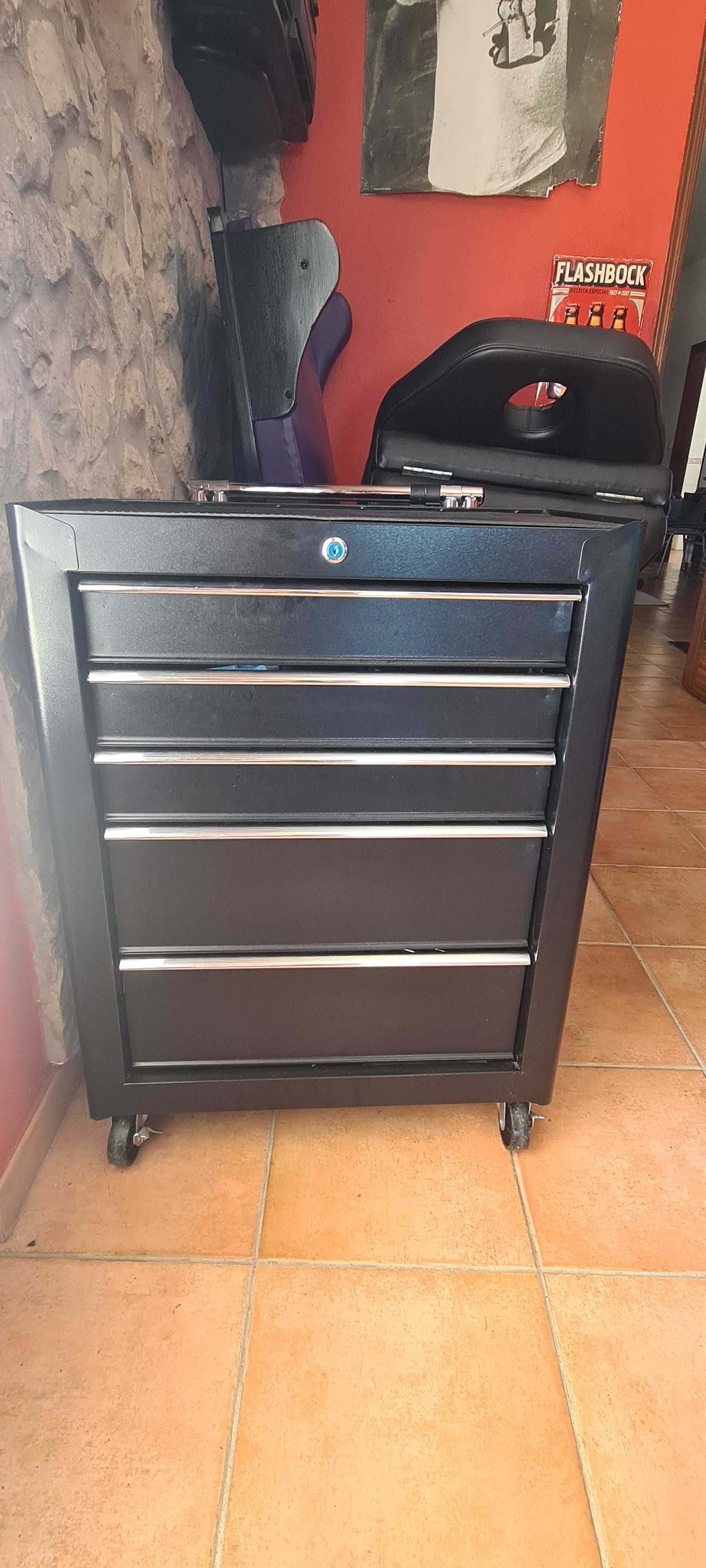 Equipamento de estudio de body piercing