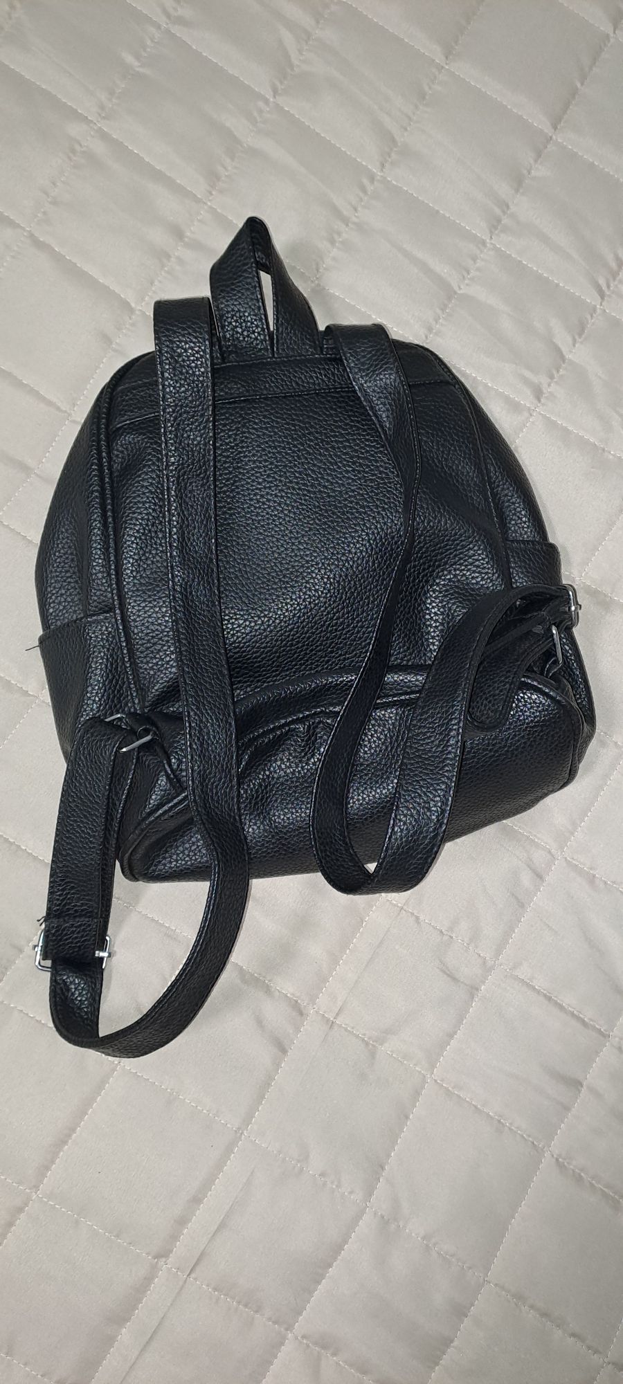 Рюкзак чорний з еко-шкіри