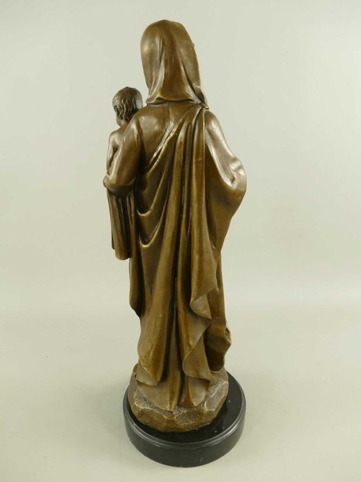 Matka Boska z Dzieciątkiem figura brązu rzeźba madonna