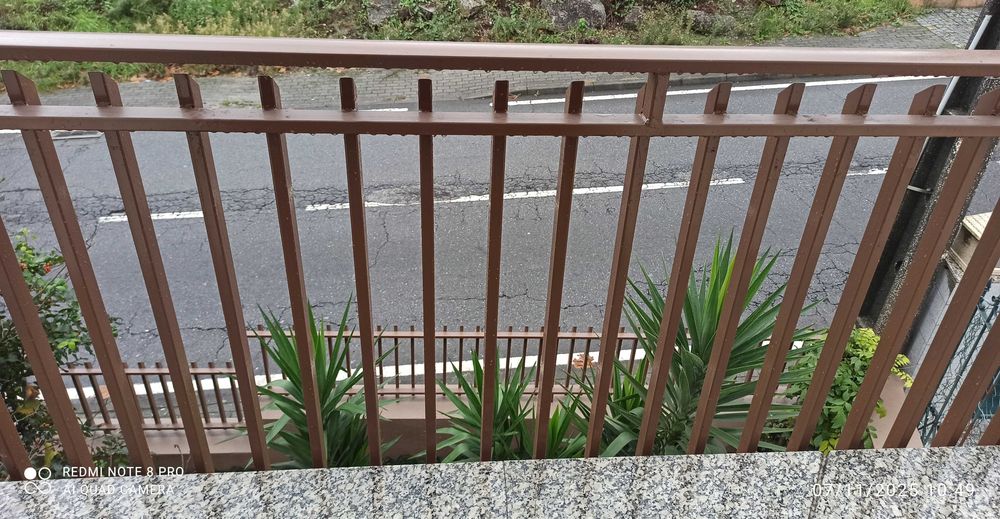 4.10 m de grade em ferro