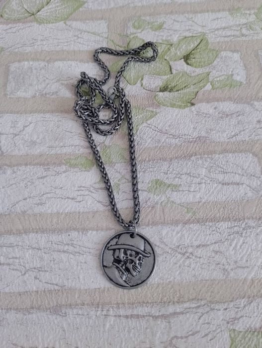 Naszyjnik z zawieszką czaszki