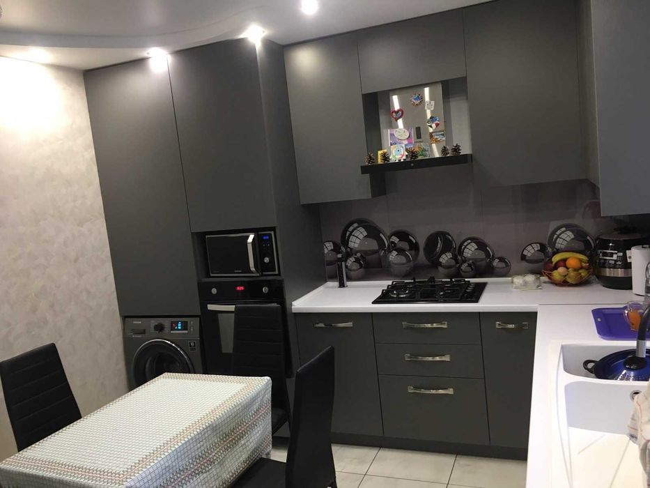 ТОП! Однокімнатна квартира в районі Озерна. РАУШ!