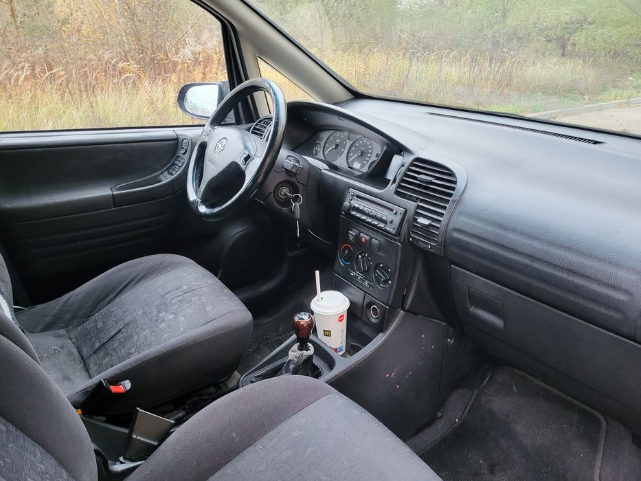 Opel Zafira 1.8 z gazem # Sprawna # Długie opłaty# 7 osób
