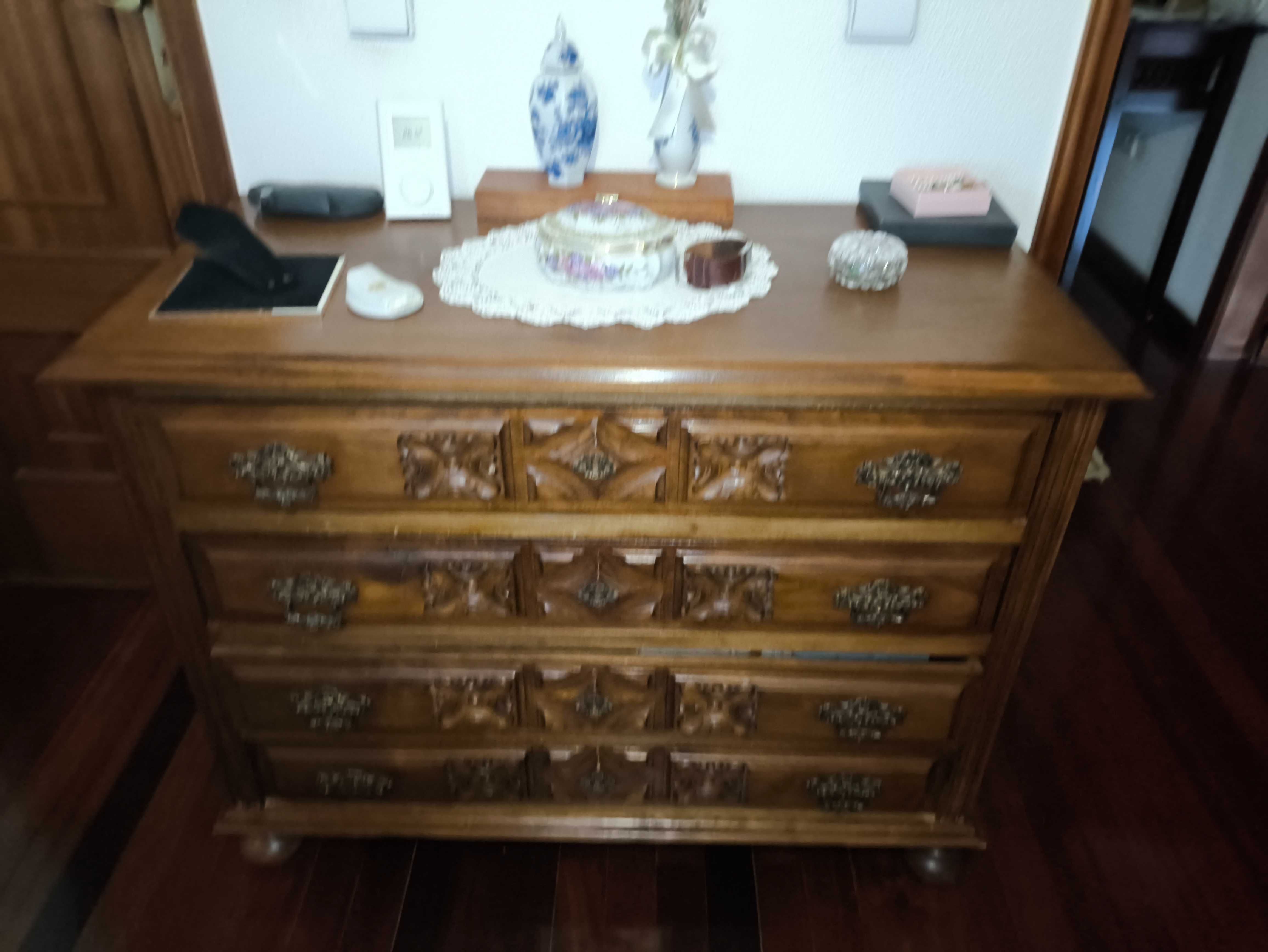 Quarto completo com armário em castanho