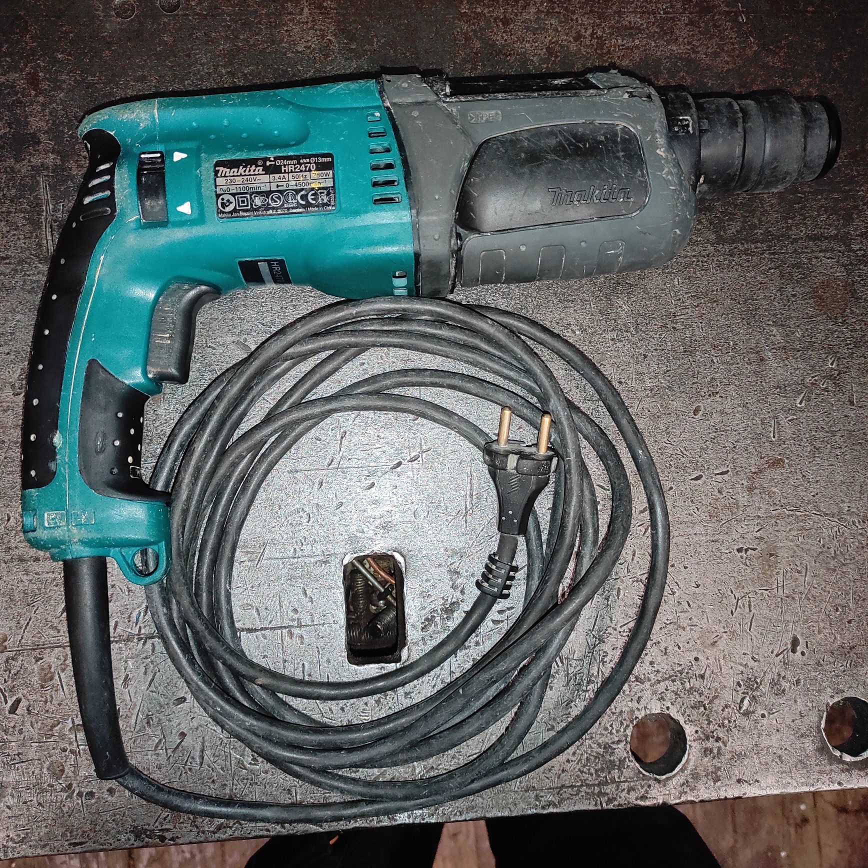 Продам перфоратор оригінал Makita 2470