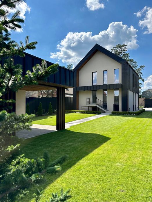 Продаж будинку з чистовим оздобленням та підвалом в Ірпені