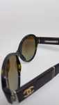 Óculos de sol Chanel com lentes polarizadas.