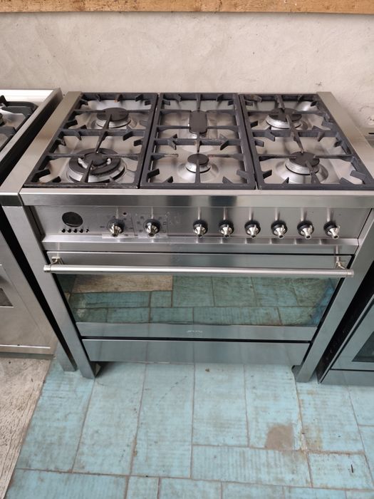 Професійна газова плита Smeg