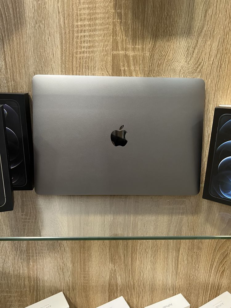 MacBook Pro  13" 2020 M1 8GB RAM 256/512GB SSD