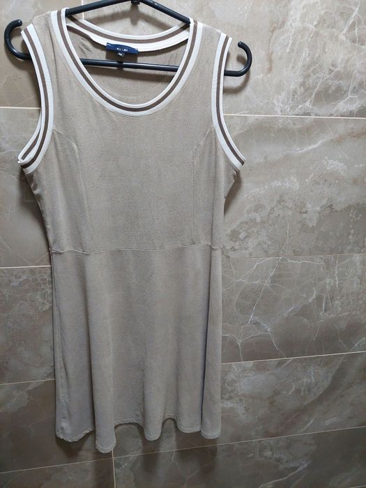 Жіноча літня сукня