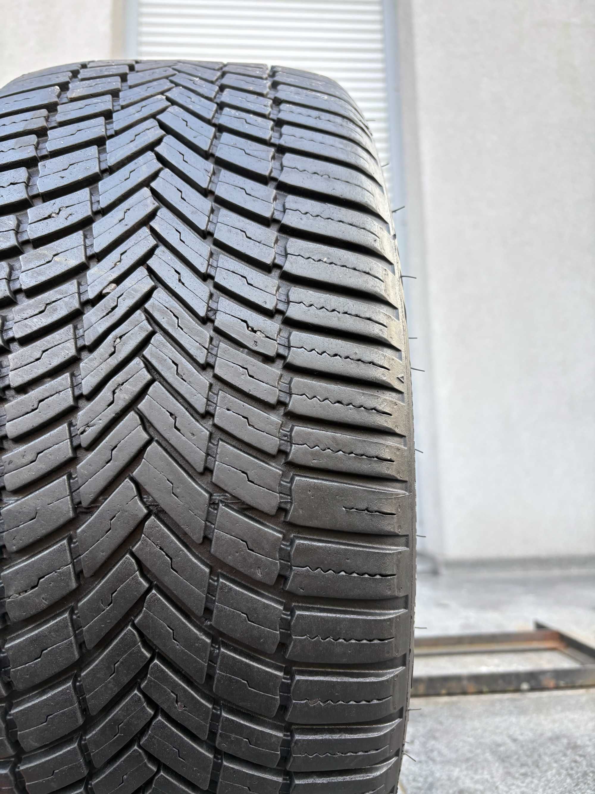 2szt całoroczne 225/40R18 Bridgestone 6-5,3mm 2022r bdb stan! 4S1412