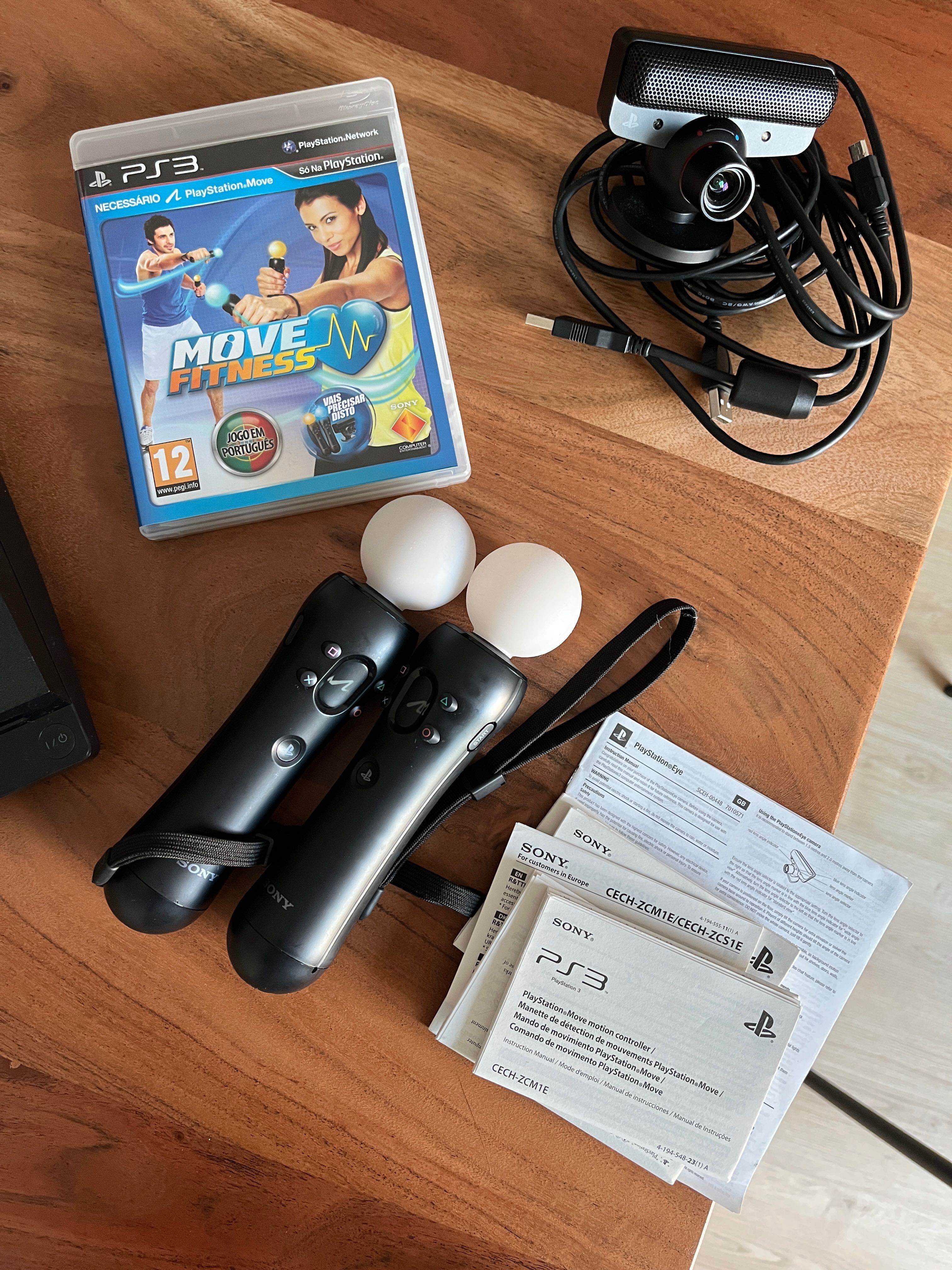 PS3 com Guitar Hero e Move Fitness