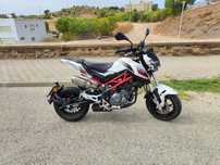 Benelli TNT125 de 2021 com 4500 km