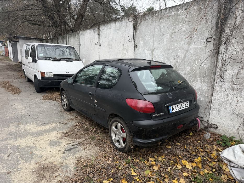 Продам Peugeot 206 1.4 механіка після невеликого ДТП.