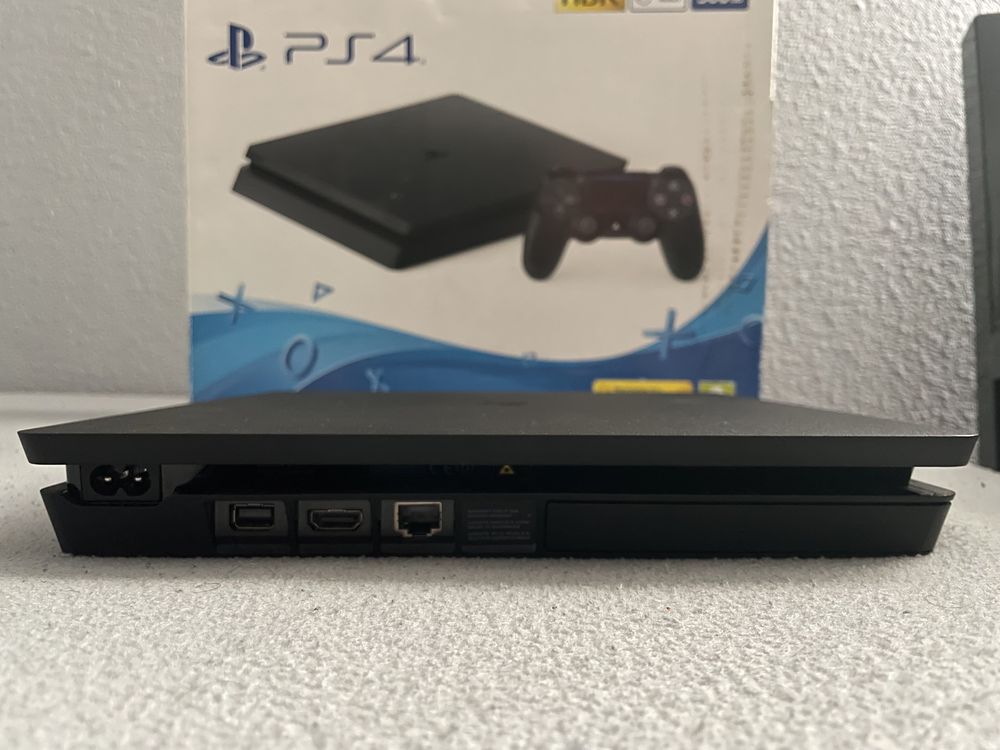 Playstation 4 Slim 500GB - como nova